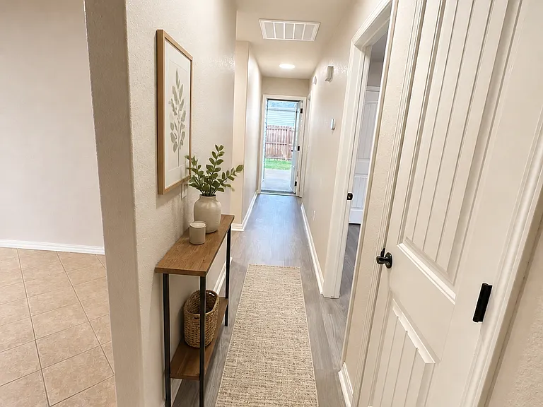 1115 W Berkeley Ave — Photo 7