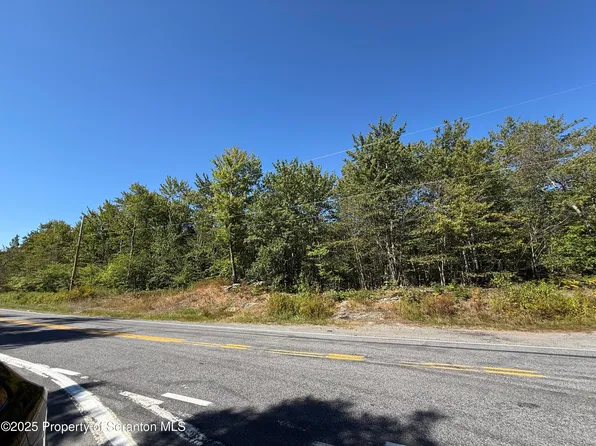 1089 Owego St, Carbondale, PA 18407