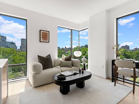 2nd image of 125 Chrystie St #202