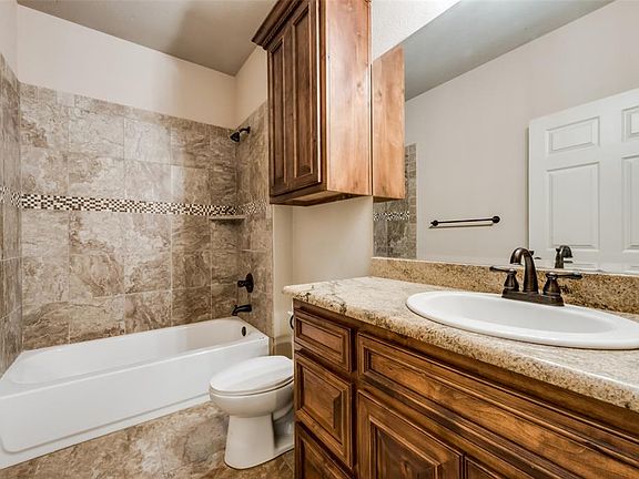 3rd image of 3318 Crystal Clear Ct #3318