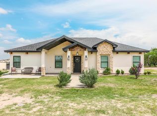 122 Los Potreritos Rd, San Ygnacio, TX 78067