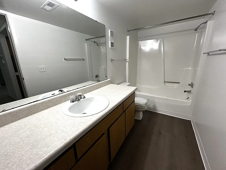 Charter Oaks Apartments — Photo 142