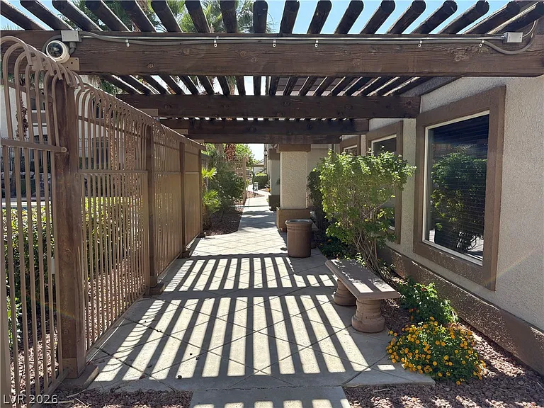 2305 W Horizon Ridge Pkwy #3923 — Photo 19