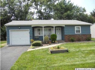 35 Stanford Dr, Toms River, NJ 08757
