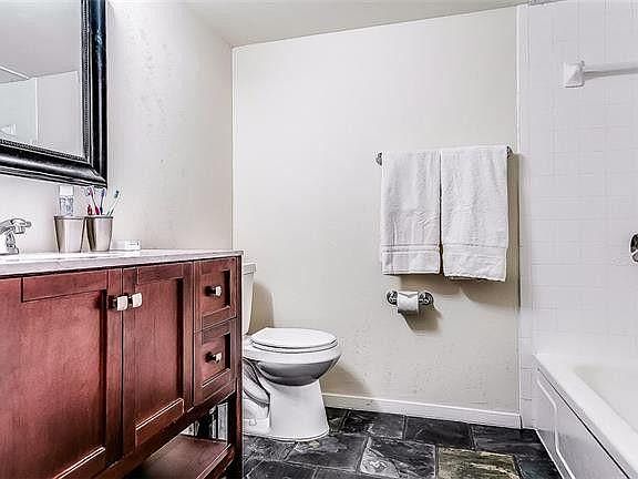 5th image of 4114 Newton Ave #217