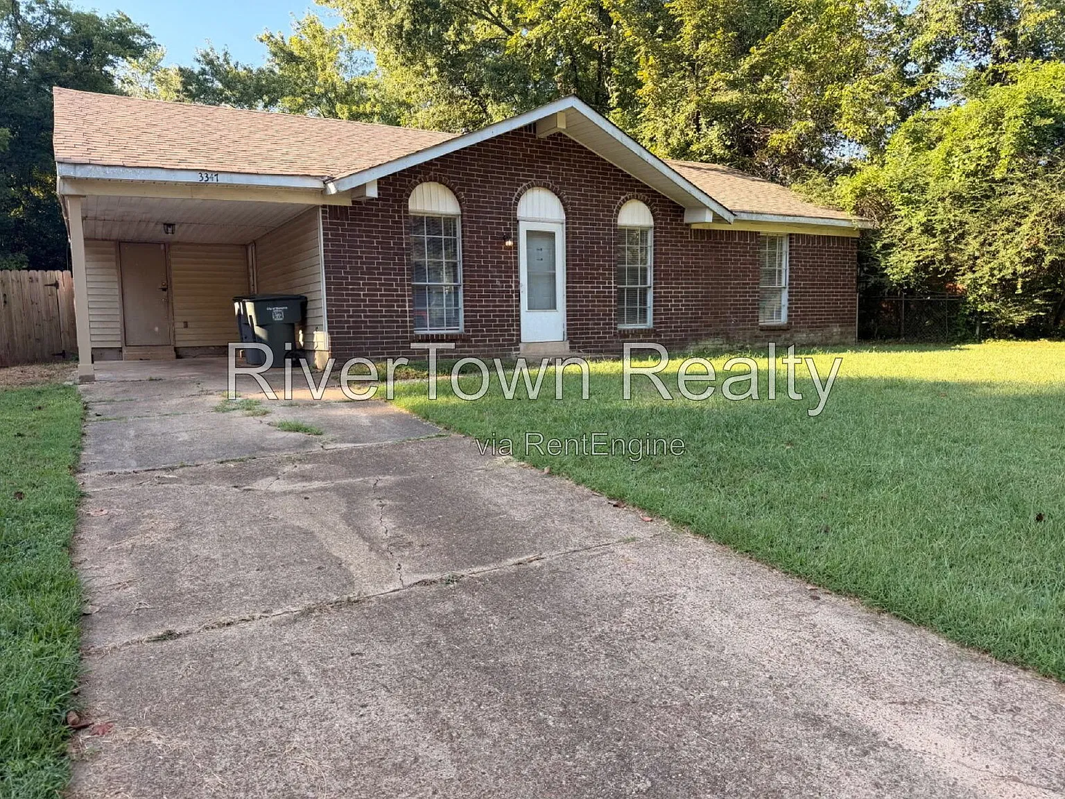 3 bed, 1.0 bath, 1033 sqft, $1,195 — Photo 2