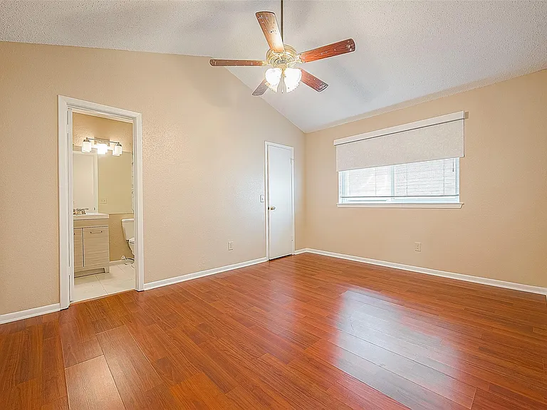 3231 E Heatherock Cir — Photo 23