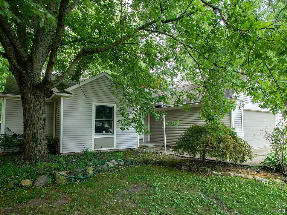 26085 Superior Rd, photo 2