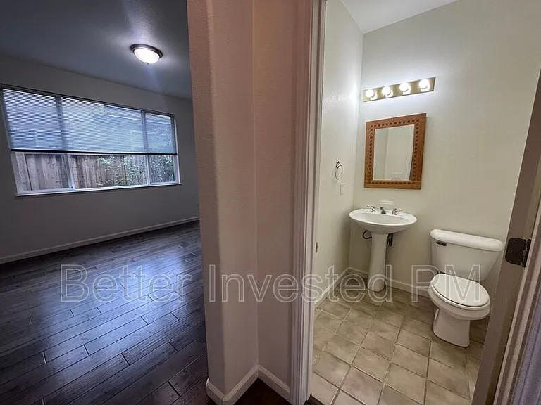 1429 Woodside Cir — Photo 17