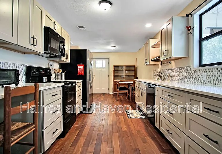 120 Chesney Blvd — Photo 11