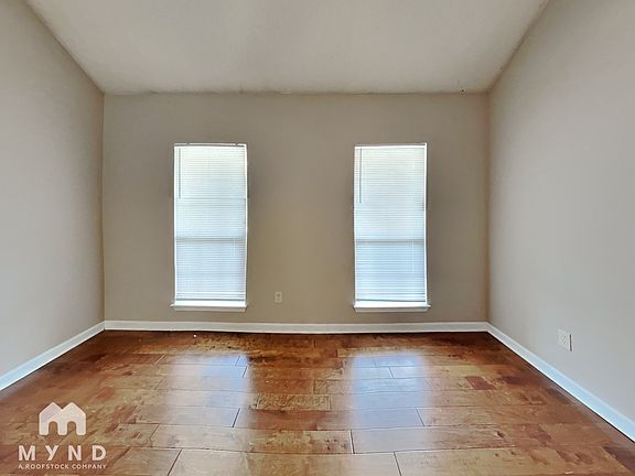 2nd image of 104 Williams Blf