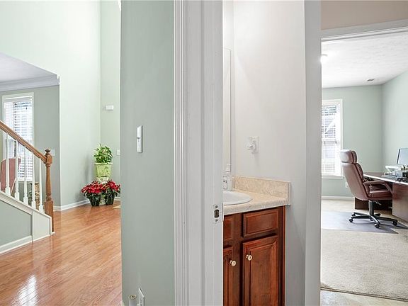 5th image of 3380 Thorneridge Trl