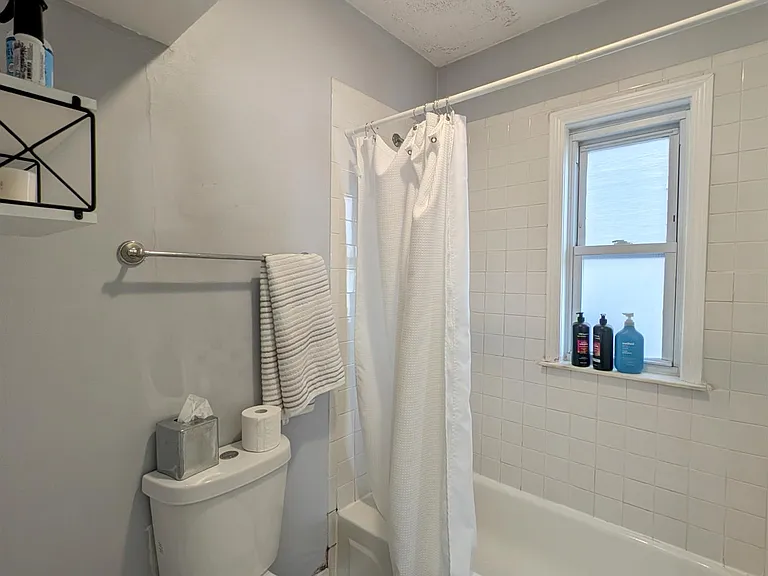 377 Highland Ave — Photo 10