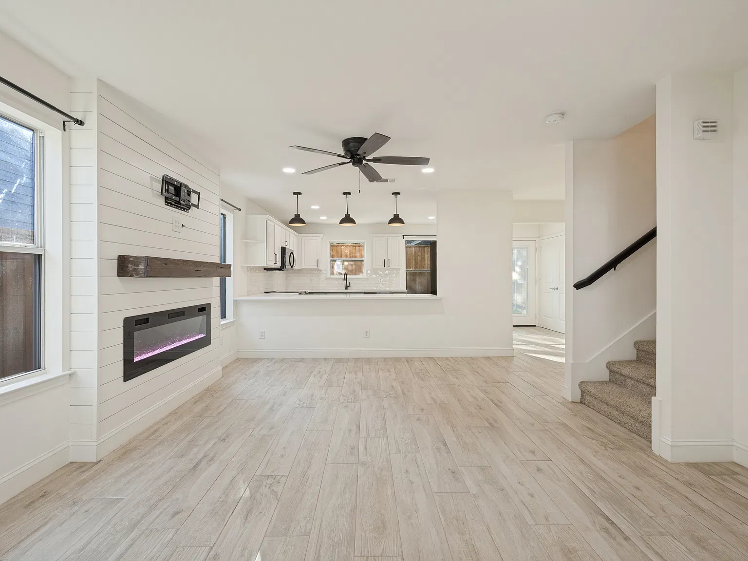 3 bed, 1413 sqft, $2,550 — Photo 3