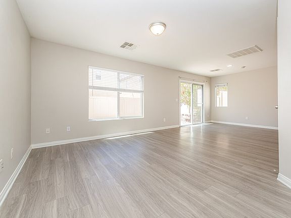 4th image of 9469 Diamond Bridge Ave