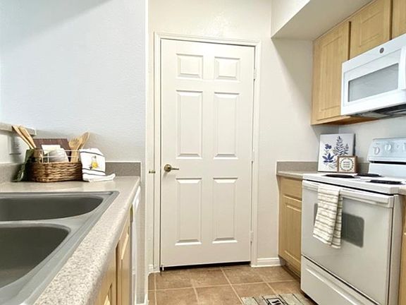 2nd image of 6955 N Durango Dr Unit 2091