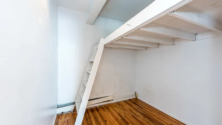 Rented by Nooklyn NYC LLC | media 35