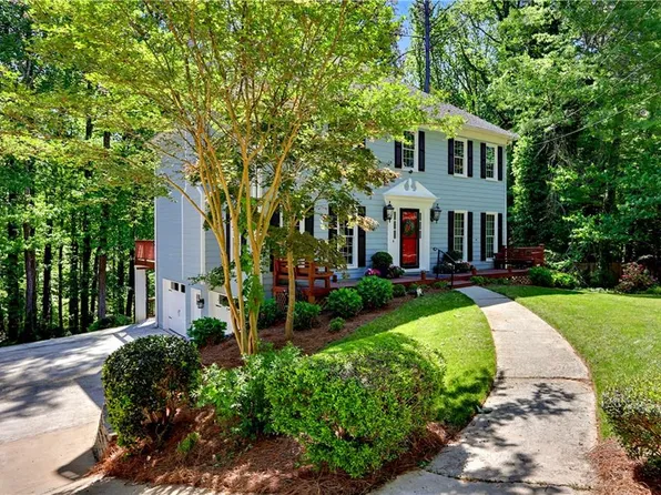 5602 Grist Stone Dr, Lilburn, GA 30047