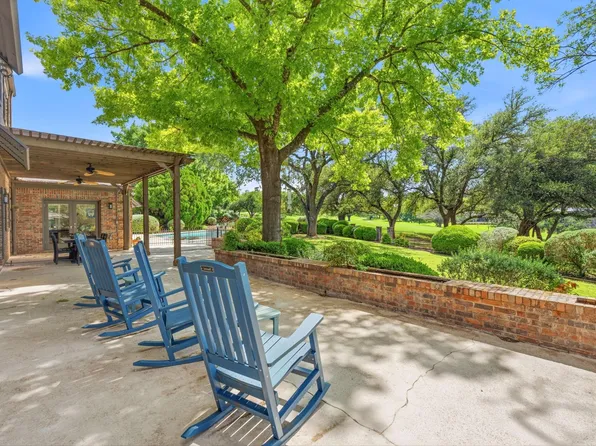 27030 Masters Pkwy, Spicewood, TX 78669