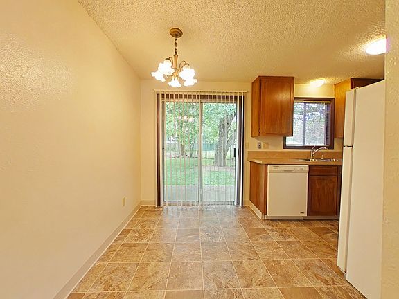 4th image of 1777 SE Lilly Pl #0