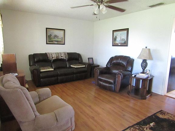 3rd image of 1501 W Marshall Howard Blvd