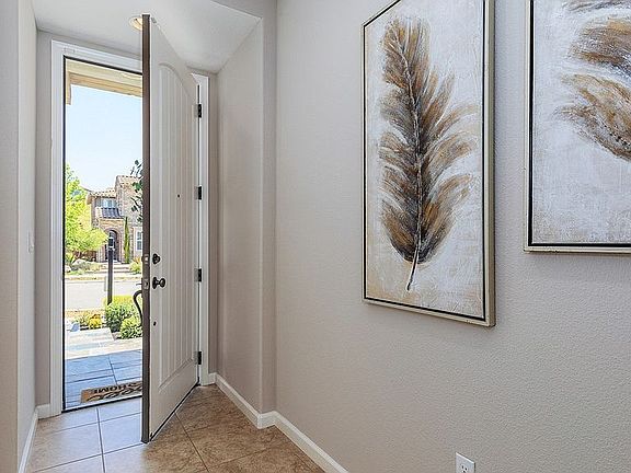 4th image of 5041 Enderby St