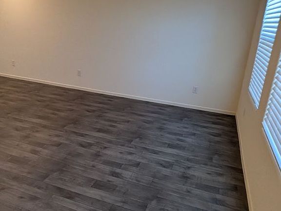 4th image of 1102 Scarlet Sparrow St