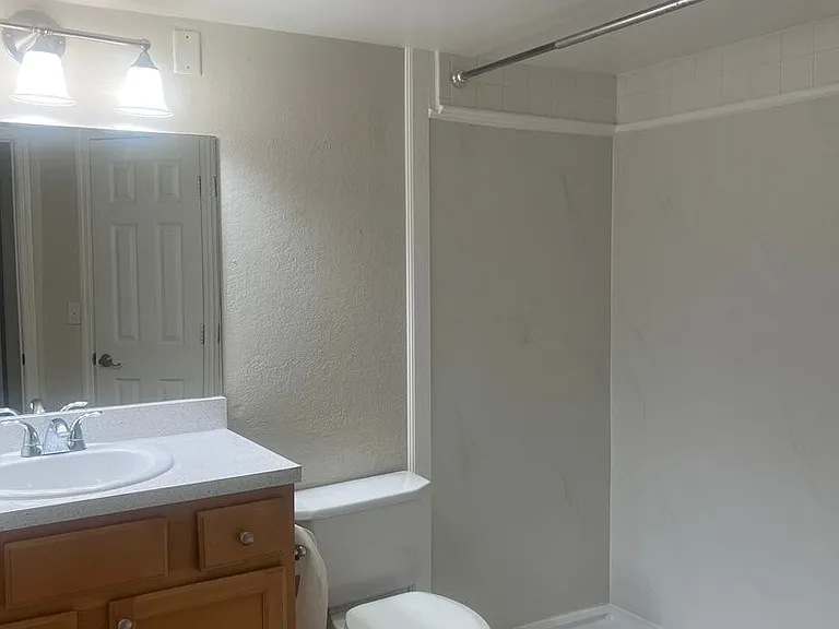 315 Lakepointe Dr #102 — Photo 13