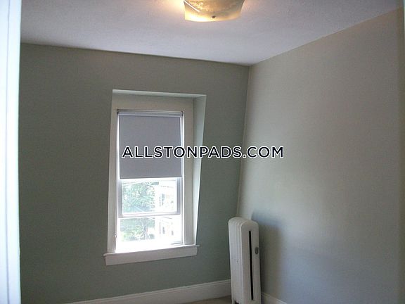 5th image of 75 Easton St #U3