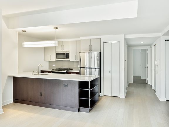 3rd image of 312 11th Ave APT 9M