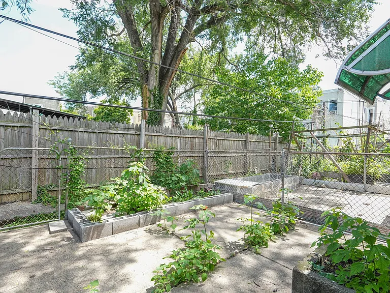 2109 S 67th St — Photo 21