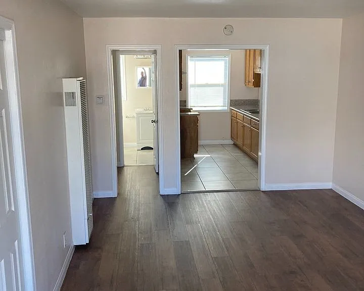 6331 Templeton St #B — Photo 6