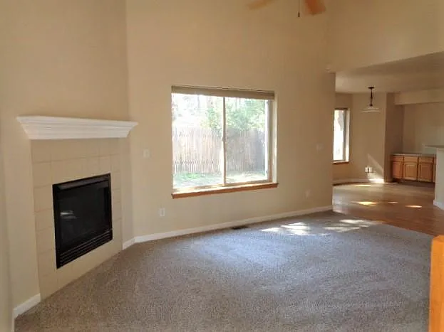30202 Hilltop Dr — Photo 3