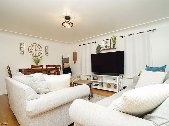 5th image of 221 Parkgate Ave