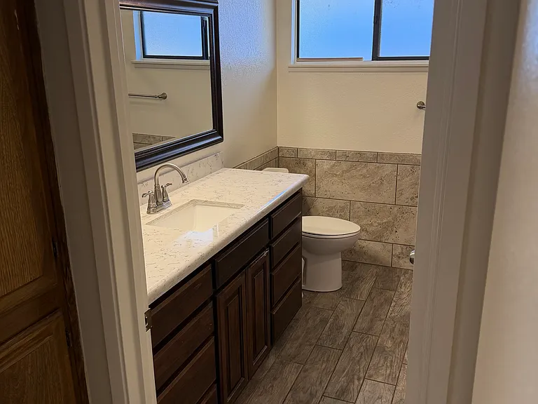 1019 Scott St — Photo 2