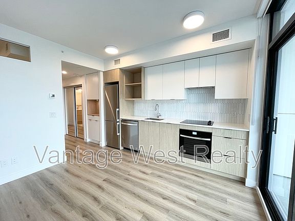5th image of 1488 Bertram St #2101