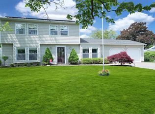 15 Sprat St, Medford, NY 11763