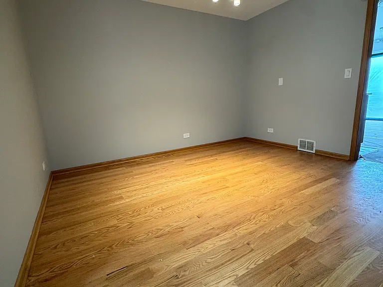 786 Greenwood Rd — Photo 6