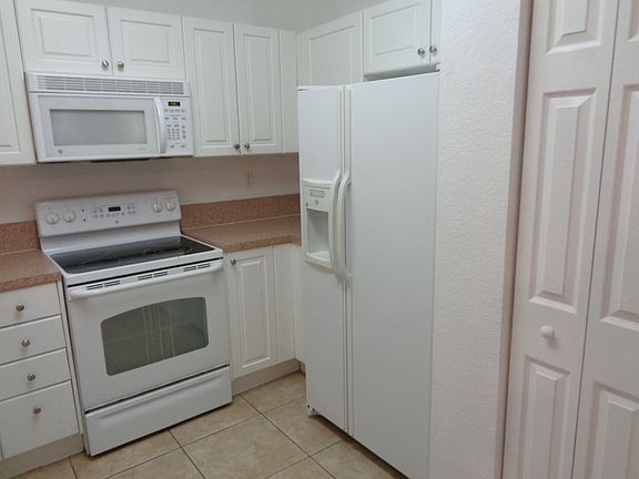 5th image of 1490 NE 33rd Ave Unit 101