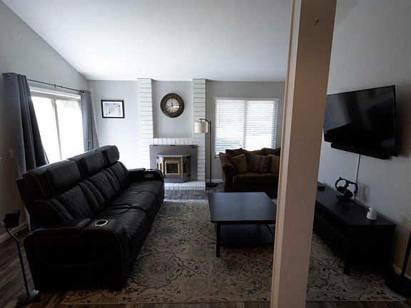 3rd image of 3005 Aurora Ct