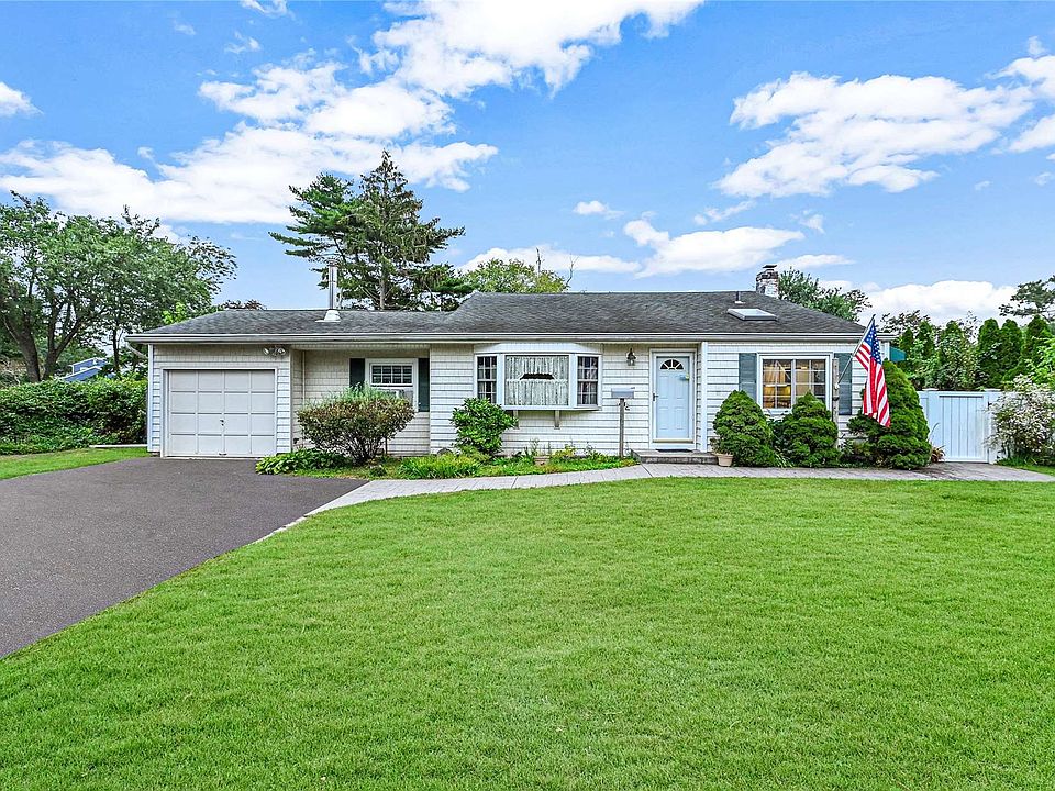 1563 N Gardiner Drive, Bay Shore, NY 11706 Zillow