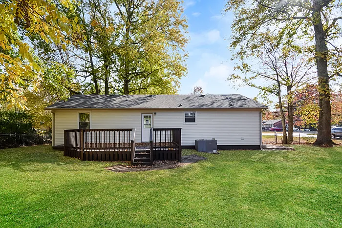 346 Woodale Dr — Photo 10