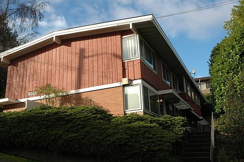 2nd image of 3015 Queen Anne Ave N