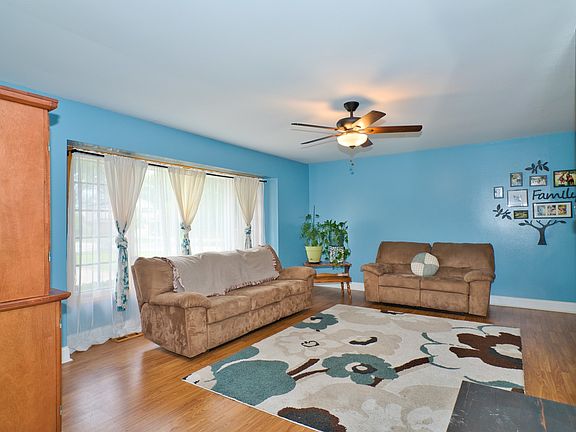 4th image of 1425 E Lake Louise Dr