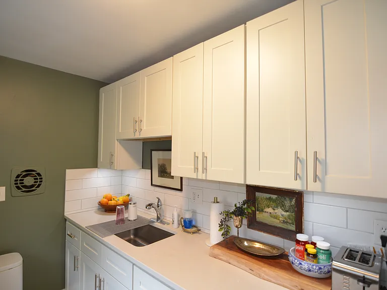 3176 Mapleleaf Ave #5 — Photo 3