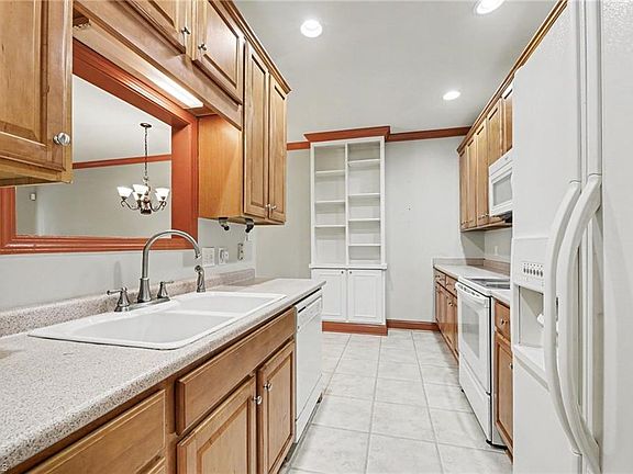 5th image of 411 Northbridge Dr