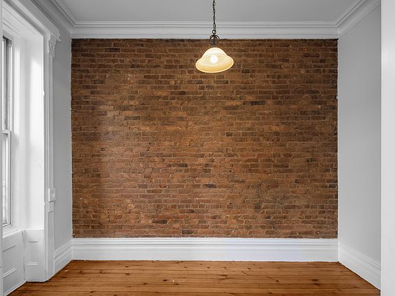4th image of 402 2nd St APT 2
