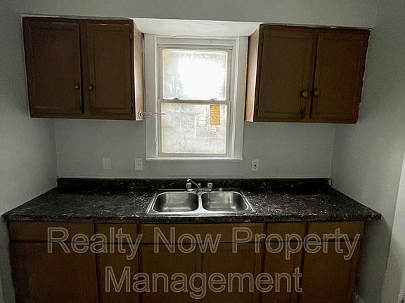 4th image of 4162 E 120th St