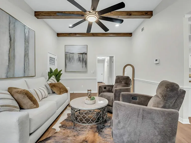 3211 John Hancock Dr — Photo 3