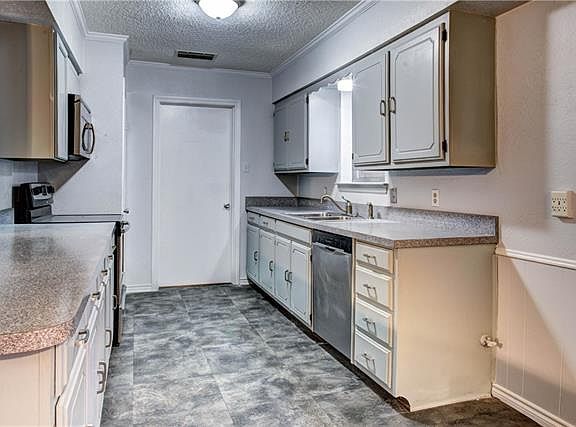 5th image of 3019 Portsmouth Dr